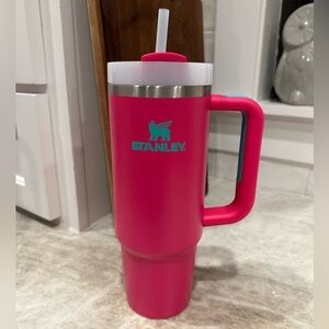 Stanley 30oz Quencher in Passion Pink